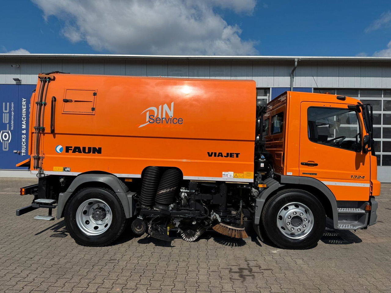 Mercedes-Benz ATEGO 1324 4x2 Kehrmaschine FAUN Viajet 6R/H - Подметально-уборочная машина: фото 3 Mercedes-Benz ATEGO 1324 4x2 Kehrmaschine FAUN Viajet 6R/H - Подметально-уборочная машина: фото 3
