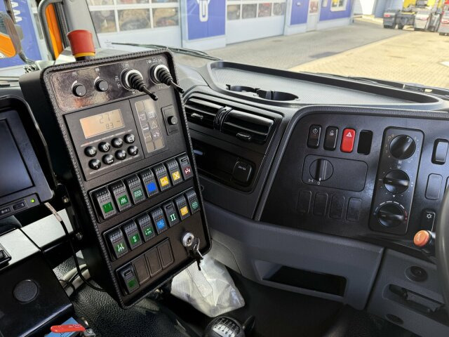 Mercedes-Benz Atego 1324 4x2 Kehrmaschine Viajet 6R/L - Подметально-уборочная машина: фото 5 Mercedes-Benz Atego 1324 4x2 Kehrmaschine Viajet 6R/L - Подметально-уборочная машина: фото 5