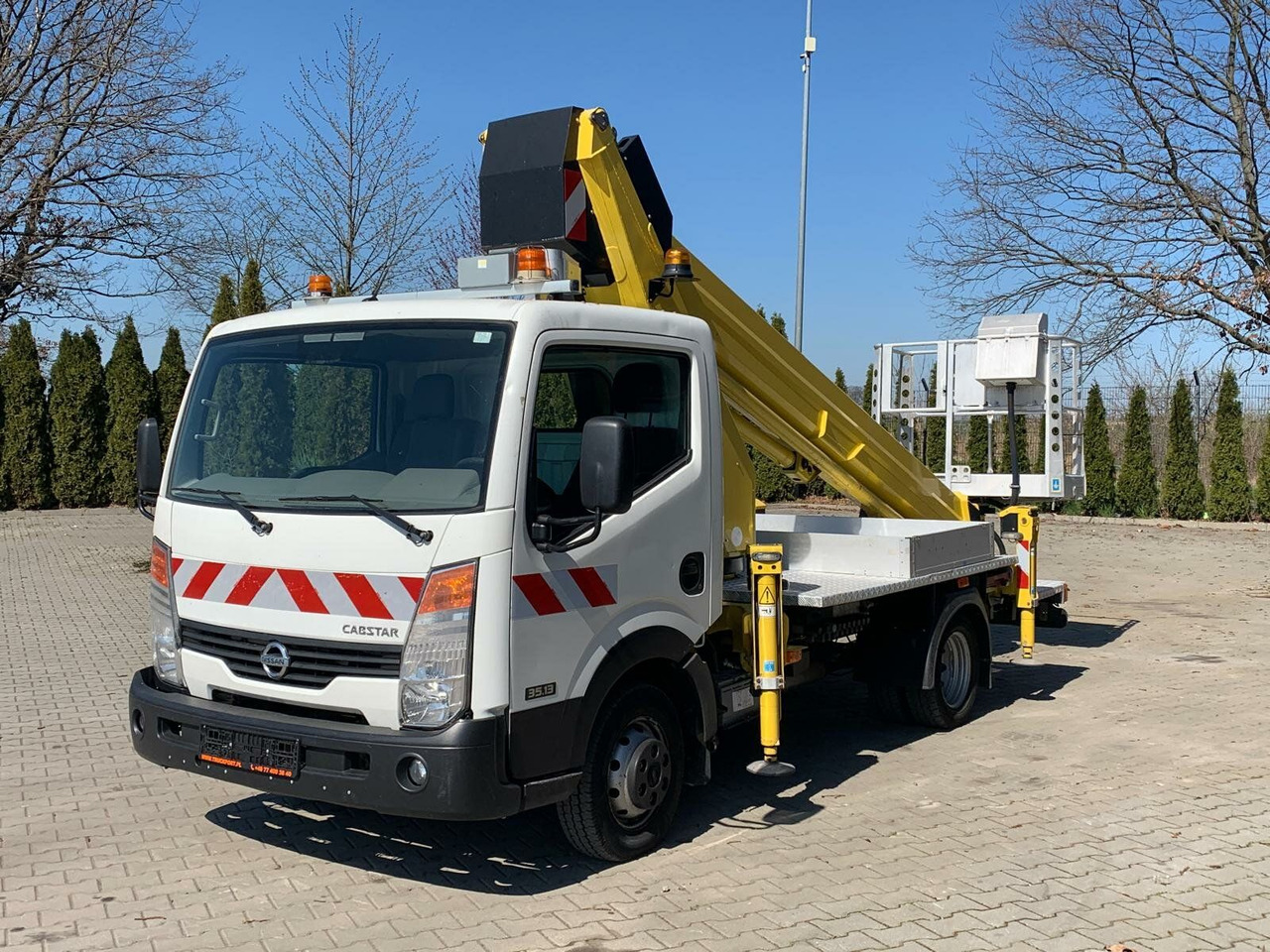 Nissan Cabstar 4x2 Ruthmann Steiger TB 270 - Грузовик с подъемником: фото 2 Nissan Cabstar 4x2 Ruthmann Steiger TB 270 - Грузовик с подъемником: фото 2