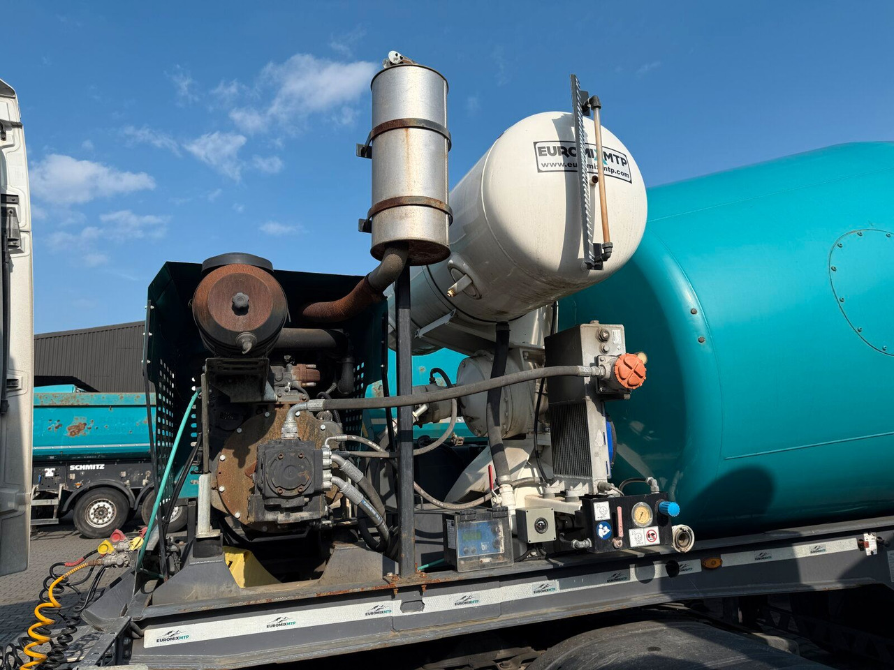 Полуприцеп Betonmischer-Auflieger Euromix 12 m³ mit Motor: фото 10