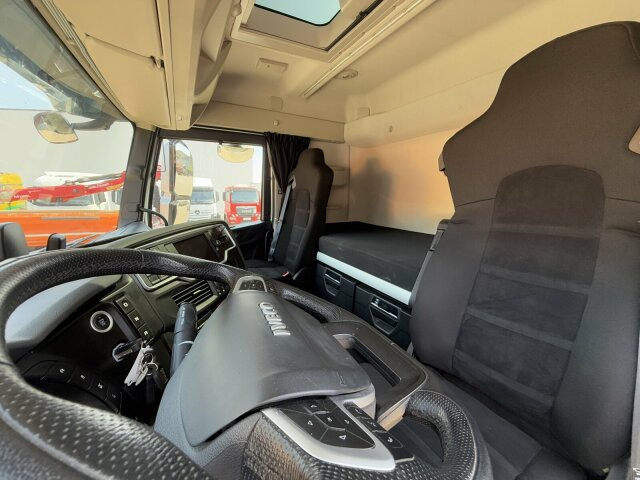 Iveco S-WAY 4x4H Zugmaschine Euro 6 *Kippauflieger - Тягач: фото 5 Iveco S-WAY 4x4H Zugmaschine Euro 6 *Kippauflieger - Тягач: фото 5