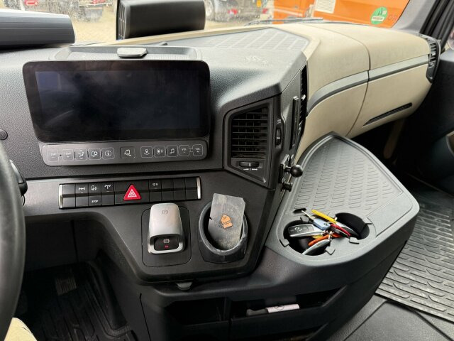 Mercedes-Benz ACTROS 1846 4x4 HAD Eur 6 Kipphydraulik Retarder - Тягач: фото 3 Mercedes-Benz ACTROS 1846 4x4 HAD Eur 6 Kipphydraulik Retarder - Тягач: фото 3