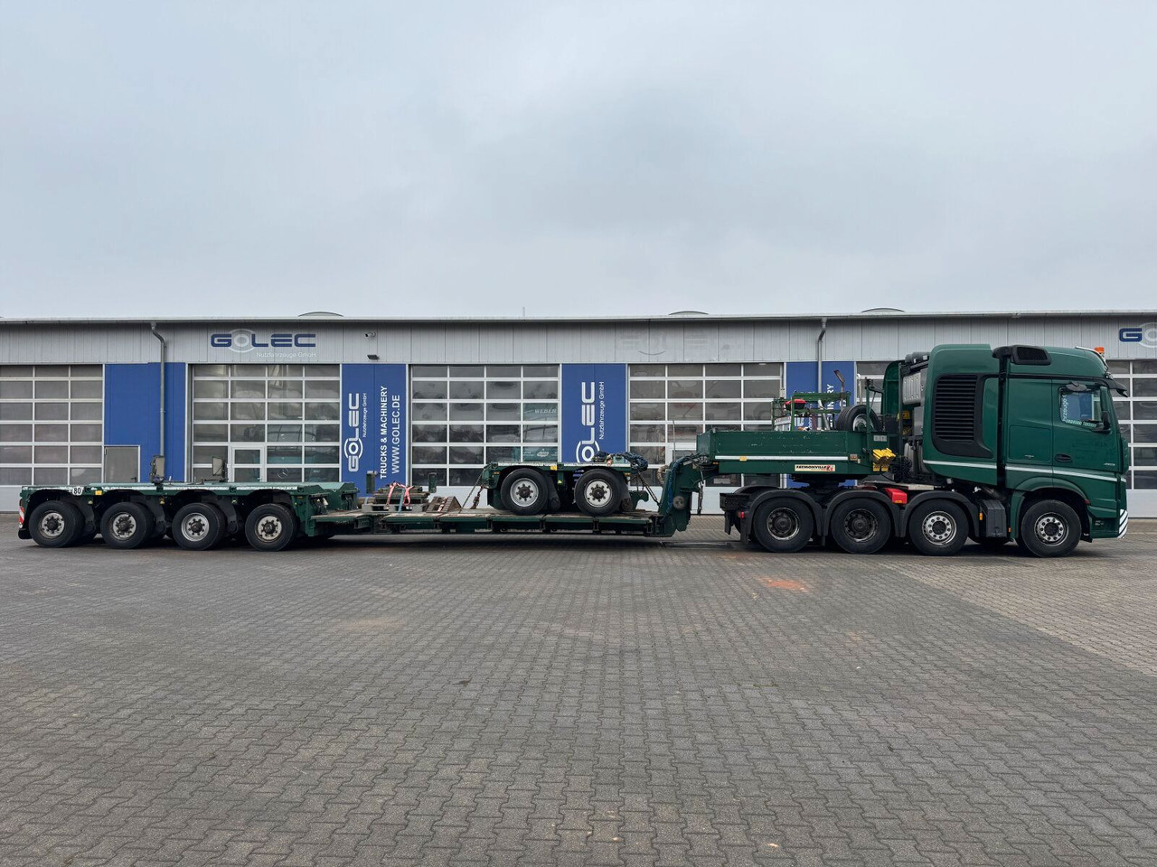 Mercedes-Benz ACTROS 4163 8x4 Schwerlast +Tieflader 4+2 *83 T - Тягач: фото 4 Mercedes-Benz ACTROS 4163 8x4 Schwerlast +Tieflader 4+2 *83 T - Тягач: фото 4