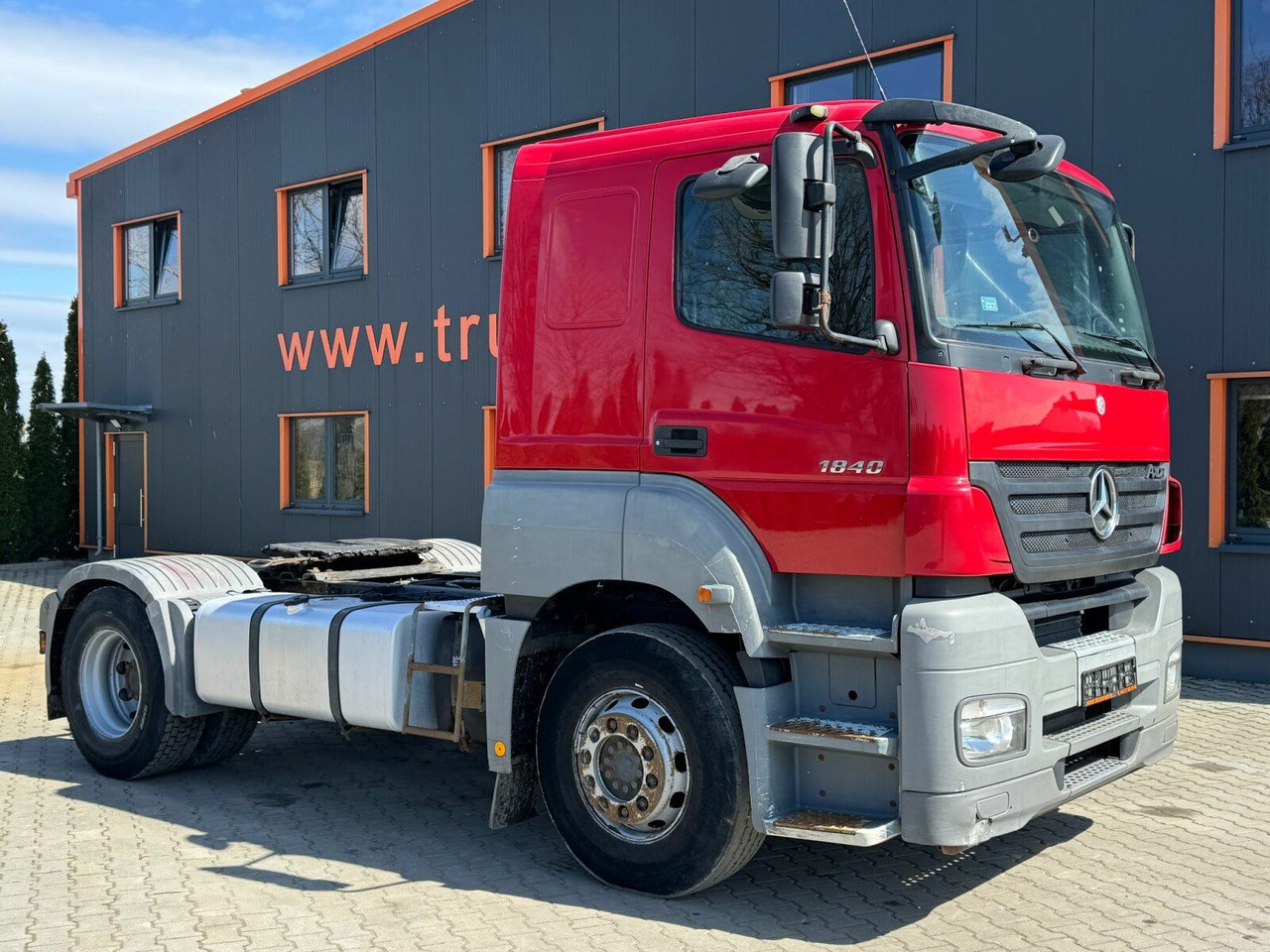 Mercedes-Benz AXOR 1840 4x2 Euro5 SZM Kipphydraulik - Тягач: фото 1 Mercedes-Benz AXOR 1840 4x2 Euro5 SZM Kipphydraulik - Тягач: фото 1