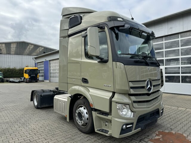 Mercedes-Benz Actros 1840 4x2 SZM Mega *Retarder - Тягач: фото 1 Mercedes-Benz Actros 1840 4x2 SZM Mega *Retarder - Тягач: фото 1