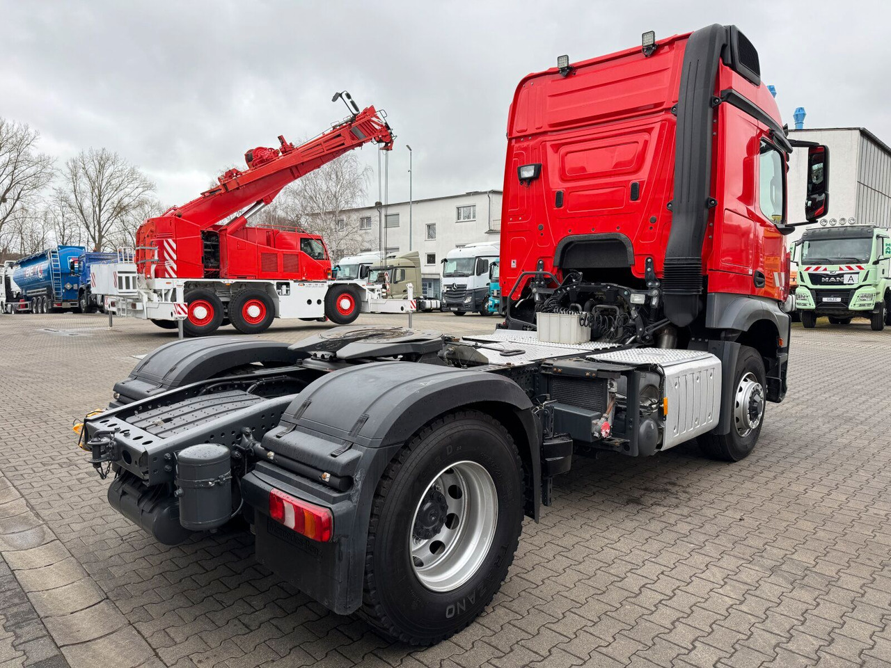Mercedes-Benz Arocs 1845 LS 4x4 HAD *Kipphyd. Euro6 Blatt/Luft - Тягач: фото 3 Mercedes-Benz Arocs 1845 LS 4x4 HAD *Kipphyd. Euro6 Blatt/Luft - Тягач: фото 3
