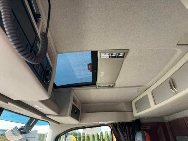 Volvo FH16 750 8X4 Holztransport Alukar TOP! - Лесовоз: фото 4 Volvo FH16 750 8X4 Holztransport Alukar TOP! - Лесовоз: фото 4