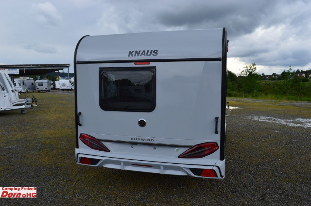 Knaus Südwind 420 QD 60 YEARS Kühlschrank 142l - Прицеп дача: фото 3 Knaus Südwind 420 QD 60 YEARS Kühlschrank 142l - Прицеп дача: фото 3