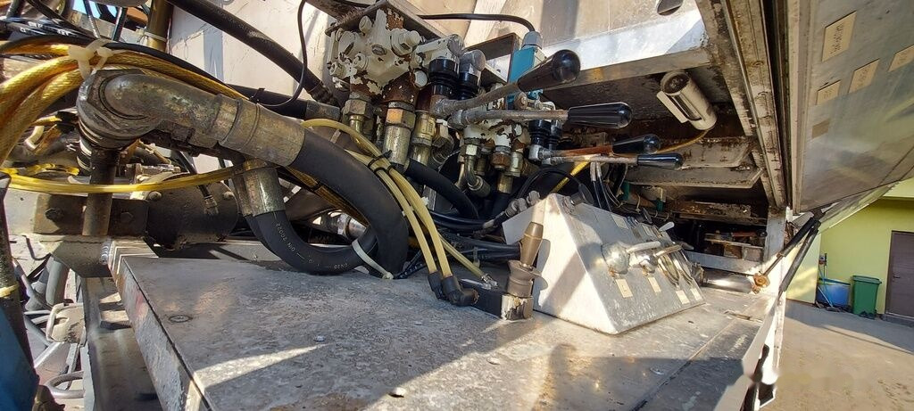 Грузовик-цистерна для транспортировки топлива Volkswagen LT55 HOLZMANN Inox: фото 28