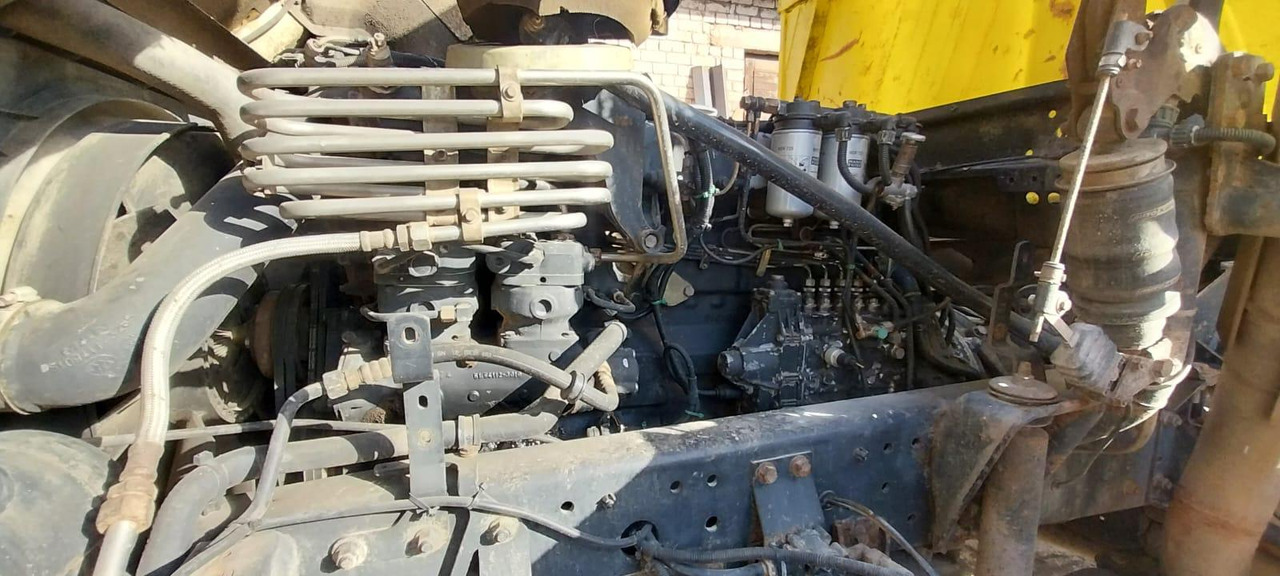 Самосвал MAN 26.403: фото 11