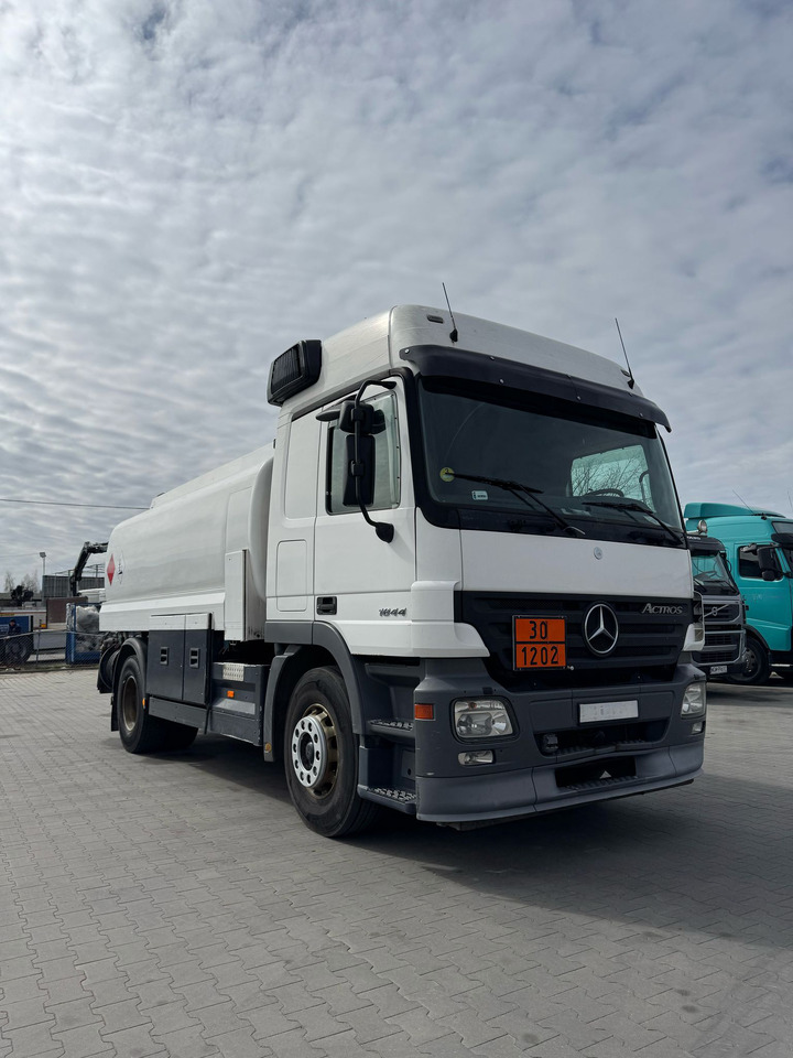 MERCEDES-BENZ Actros 1844 - Грузовик-цистерна: фото 1 MERCEDES-BENZ Actros 1844 - Грузовик-цистерна: фото 1