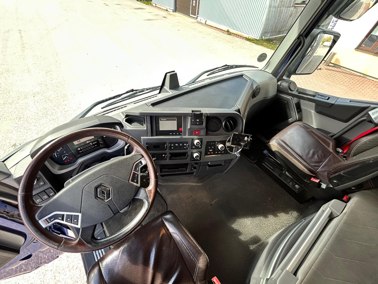 Грузовик с закрытым кузовом RENAULT T520: фото 20
