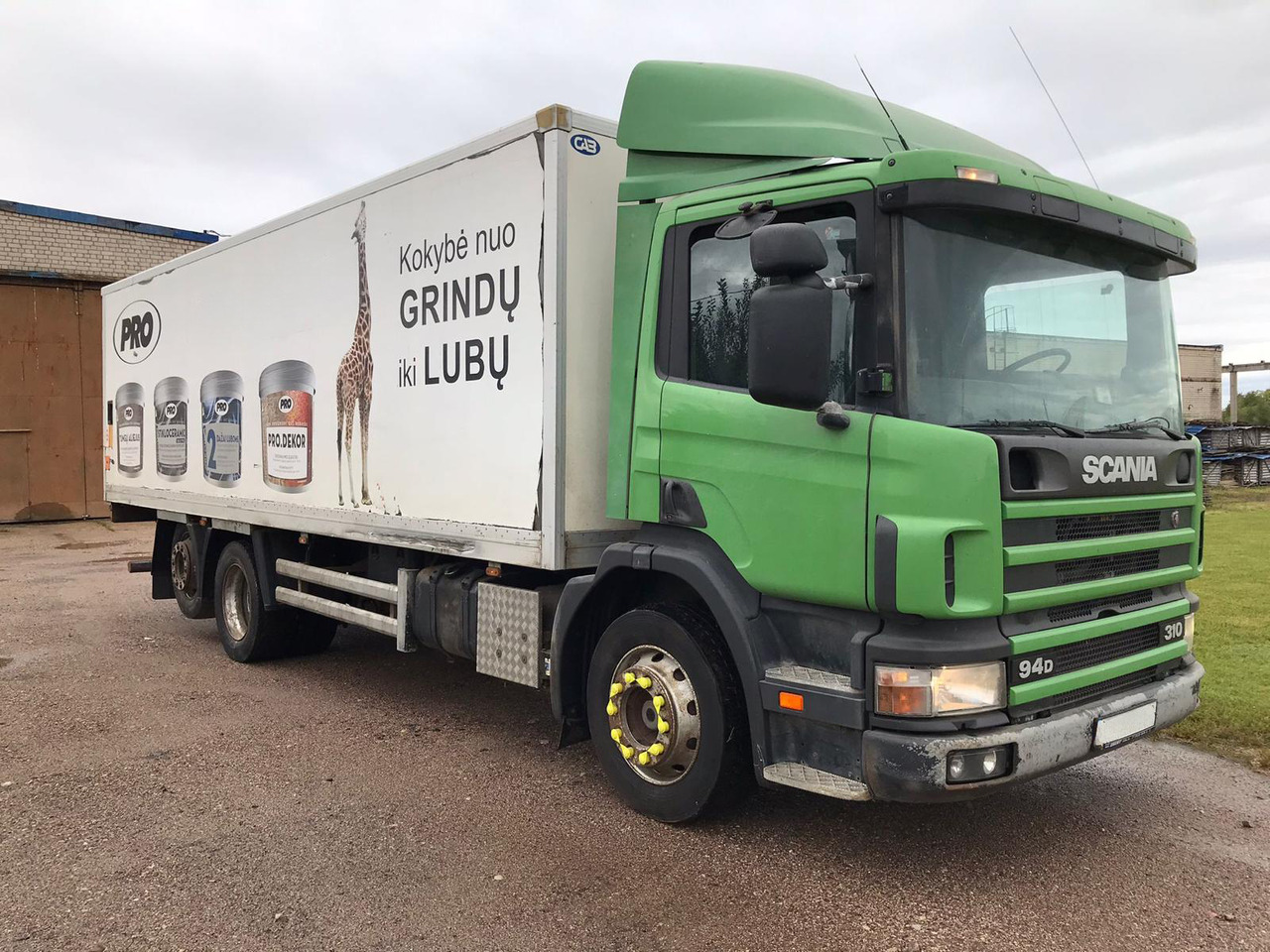 SCANIA 94D.310 - Грузовик с закрытым кузовом: фото 1 SCANIA 94D.310 - Грузовик с закрытым кузовом: фото 1