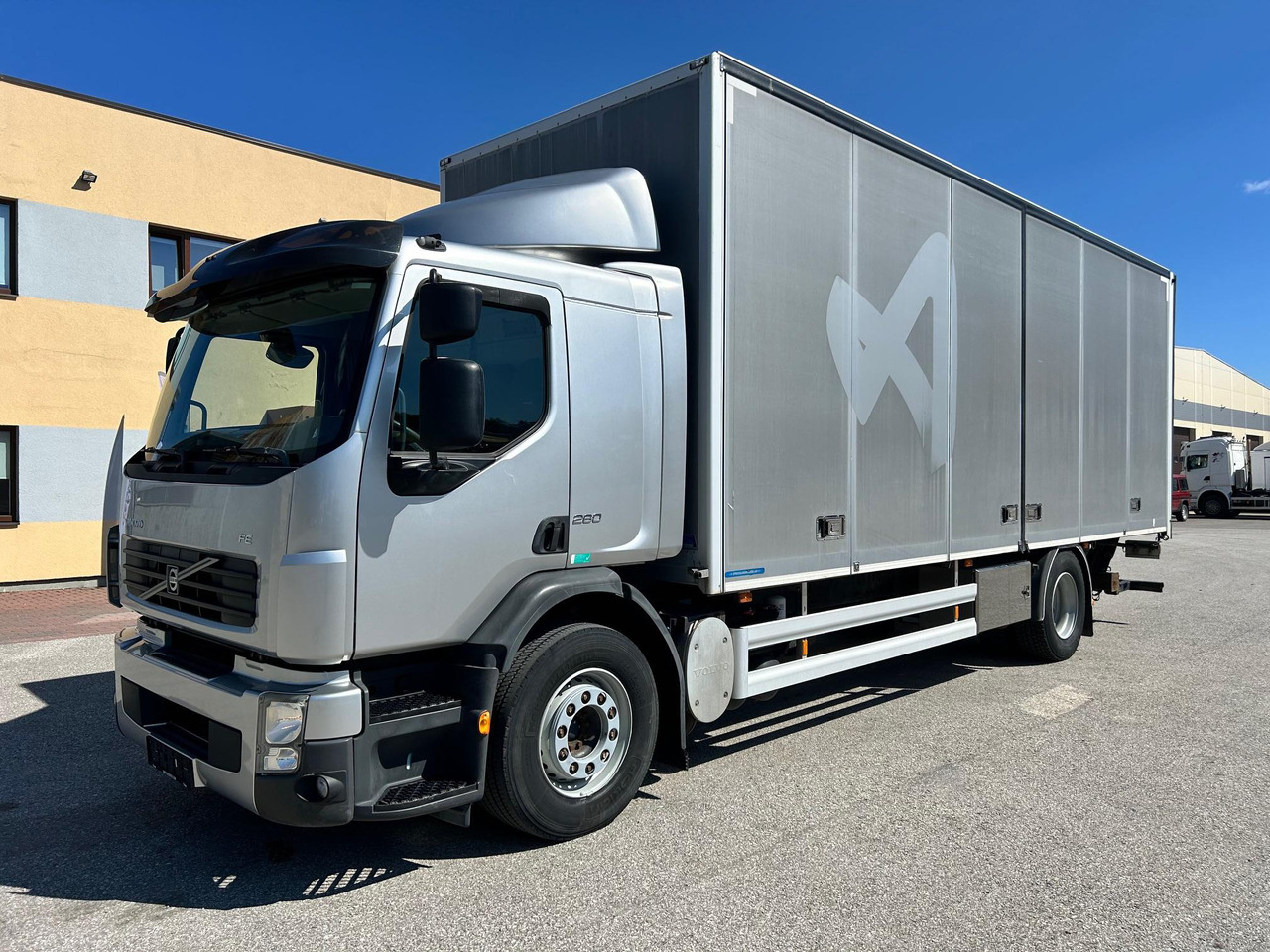 VOLVO FE260 - Грузовик с закрытым кузовом: фото 2 VOLVO FE260 - Грузовик с закрытым кузовом: фото 2