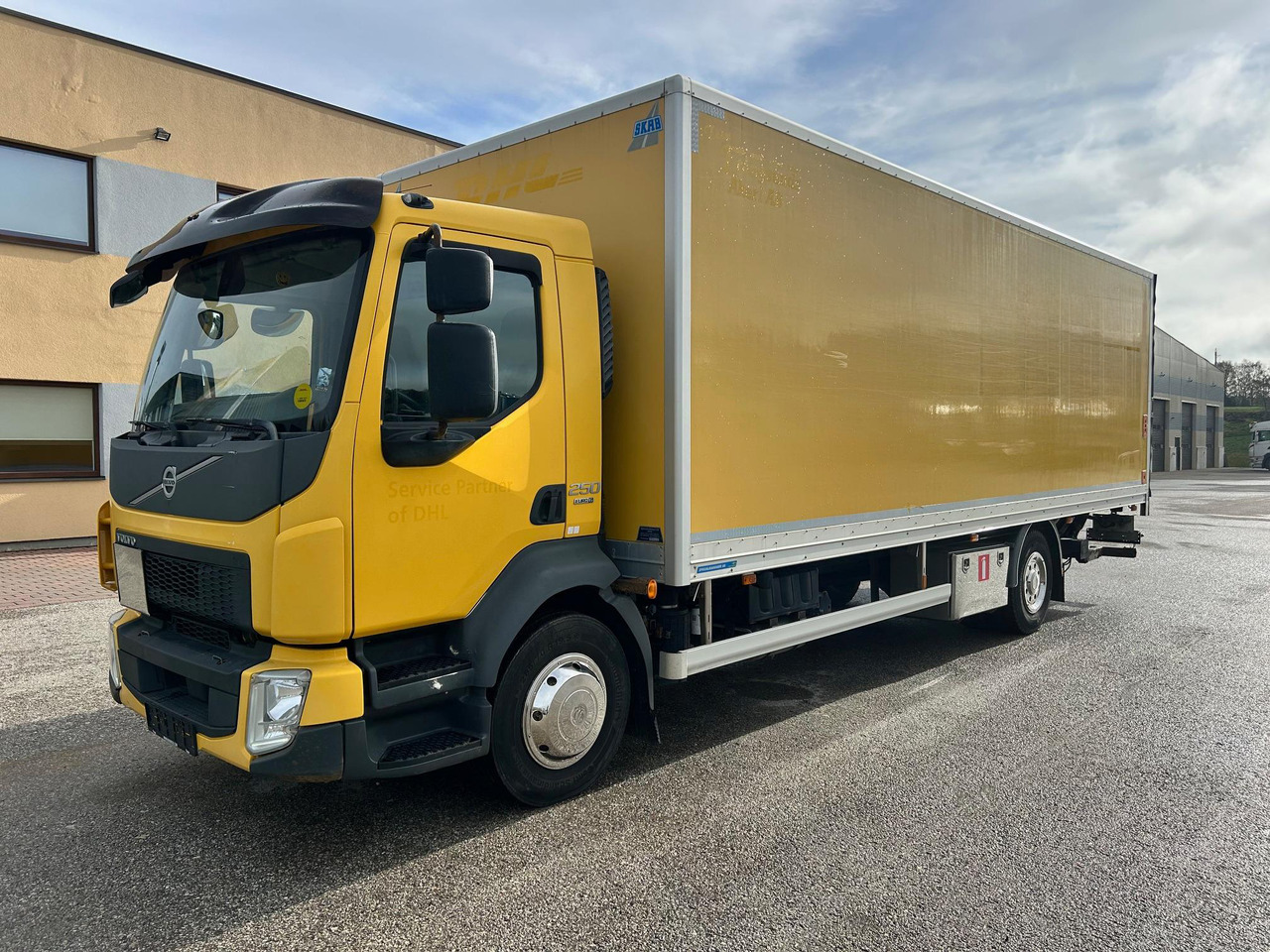 VOLVO FL250 - Грузовик с закрытым кузовом: фото 3 VOLVO FL250 - Грузовик с закрытым кузовом: фото 3