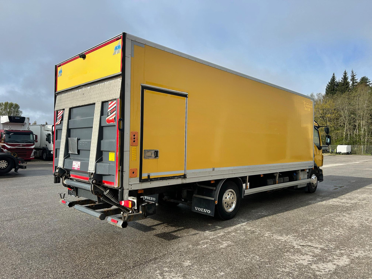 VOLVO FL250 - Грузовик с закрытым кузовом: фото 5 VOLVO FL250 - Грузовик с закрытым кузовом: фото 5