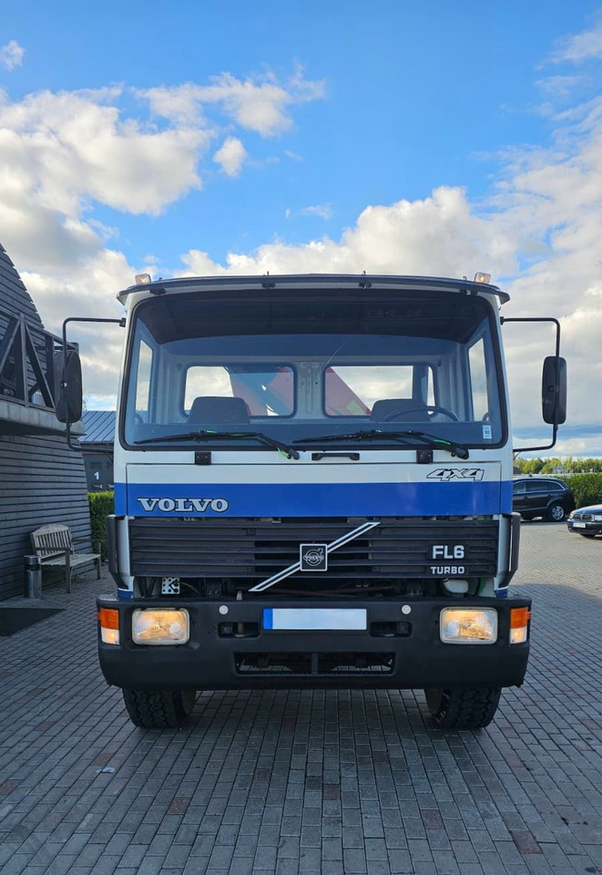 VOLVO FL614 - Грузовик бортовой/ Платформа, Автоманипулятор: фото 2 VOLVO FL614 - Грузовик бортовой/ Платформа, Автоманипулятор: фото 2