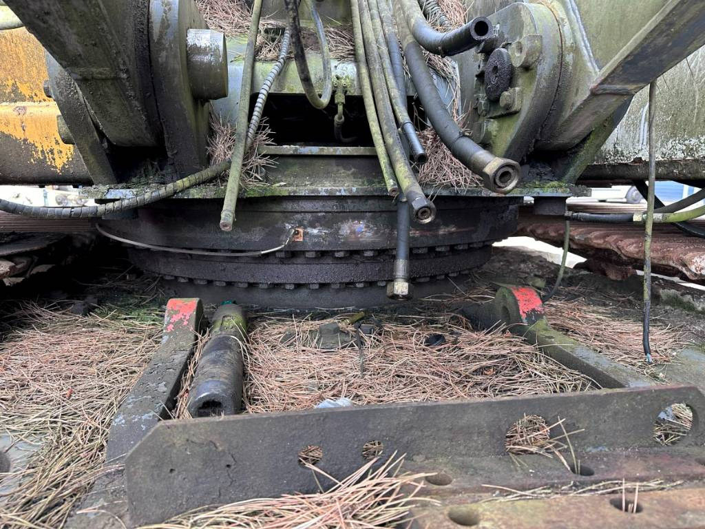 Сваебойная установка Liebherr LRB 155 for parts breaking dismantling: фото 6