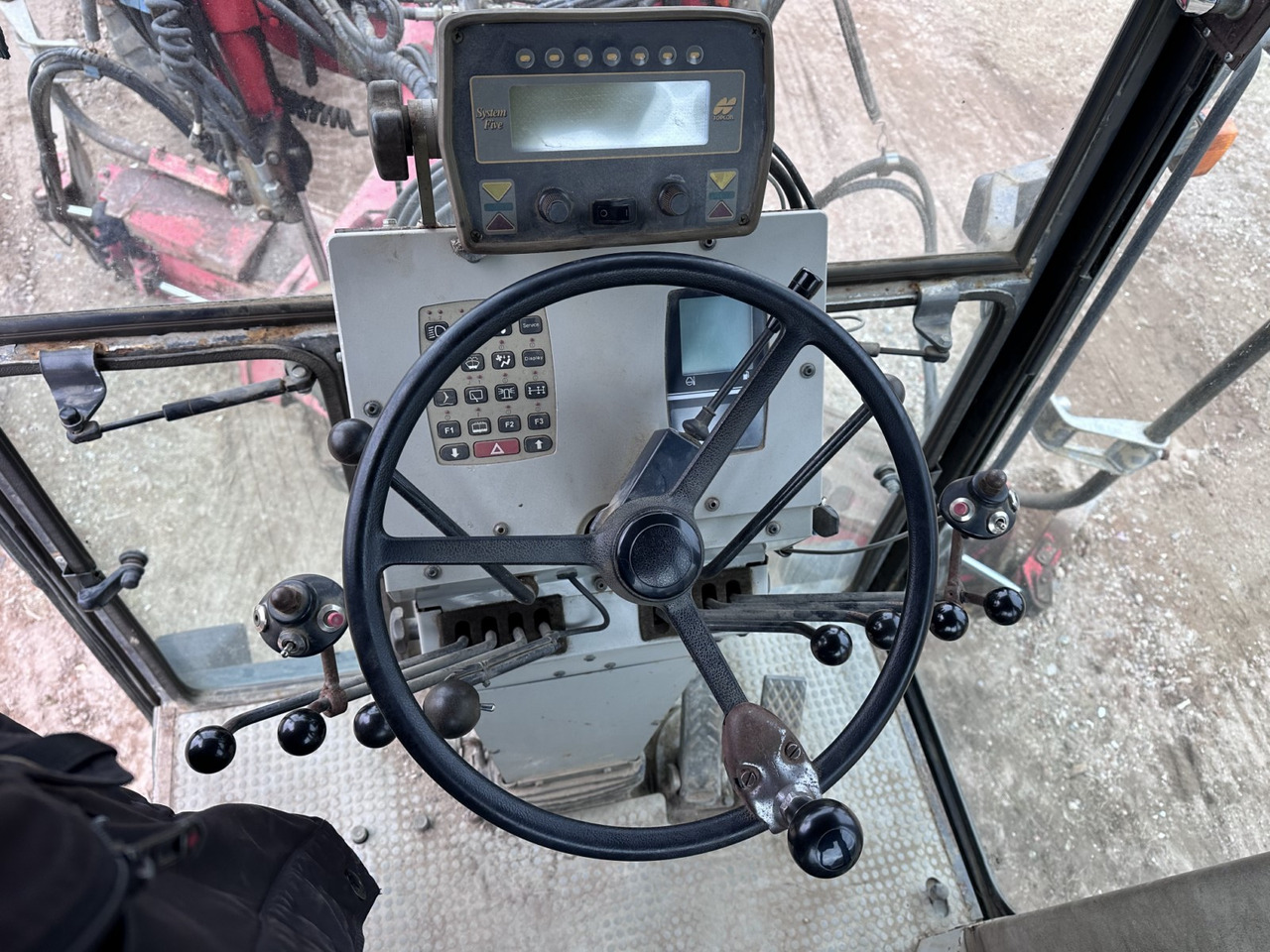 Грейдер NEW HOLLAND F 106.5 - 6x6 Laser Topcon- Klima Cummins 6 Zyl.: фото 8