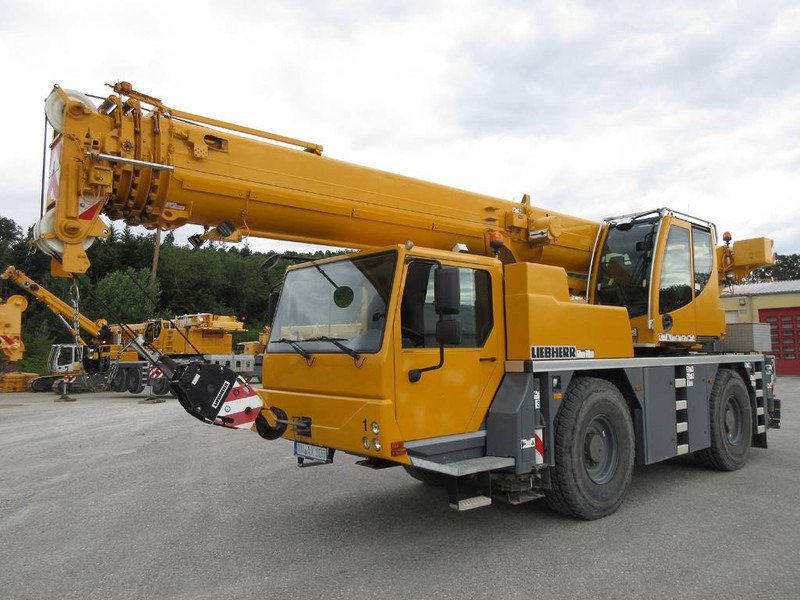 Liebherr LTM 1040-2.1 - Вседорожный кран: фото 1 Liebherr LTM 1040-2.1 - Вседорожный кран: фото 1