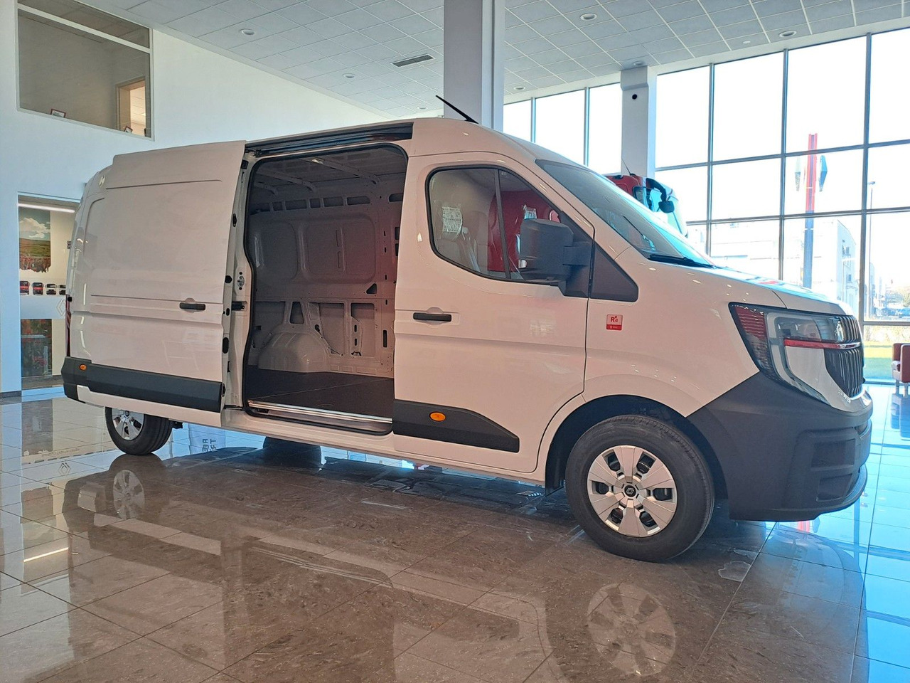 Renault Master L3H2 150 - NAV Klimaaut. Holzb. 270° - Цельнометаллический фургон: фото 5 Renault Master L3H2 150 - NAV Klimaaut. Holzb. 270° - Цельнометаллический фургон: фото 5