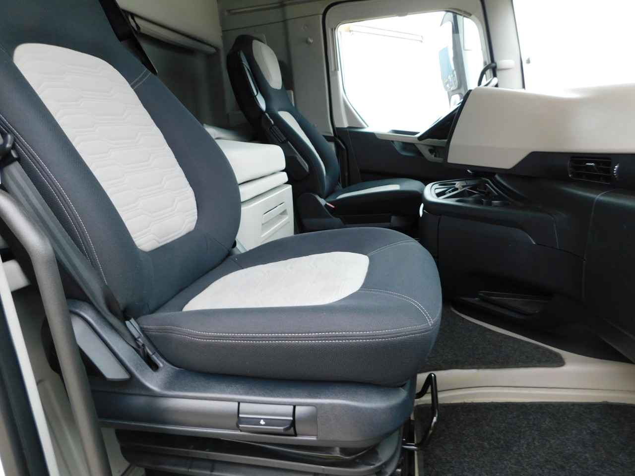 Ford F max ll 4x2 scab e6 12tx2620 - Тягач: фото 5 Ford F max ll 4x2 scab e6 12tx2620 - Тягач: фото 5