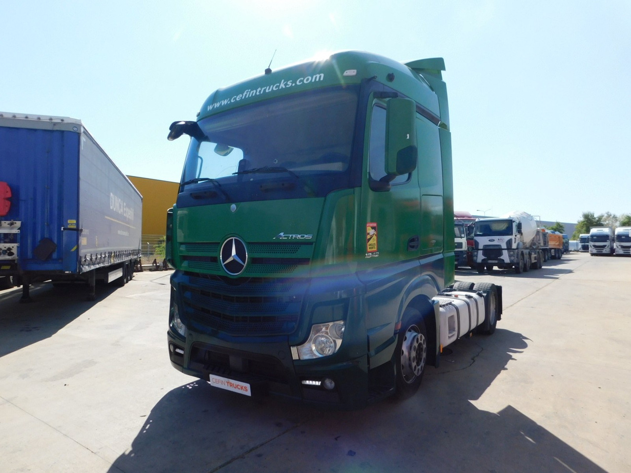 Mercedes Actros - Тягач: фото 1 Mercedes Actros - Тягач: фото 1