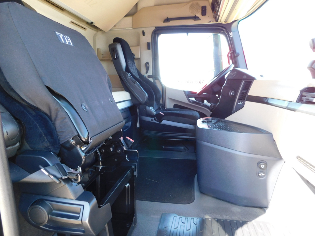 Mercedes Actros - Тягач: фото 5 Mercedes Actros - Тягач: фото 5