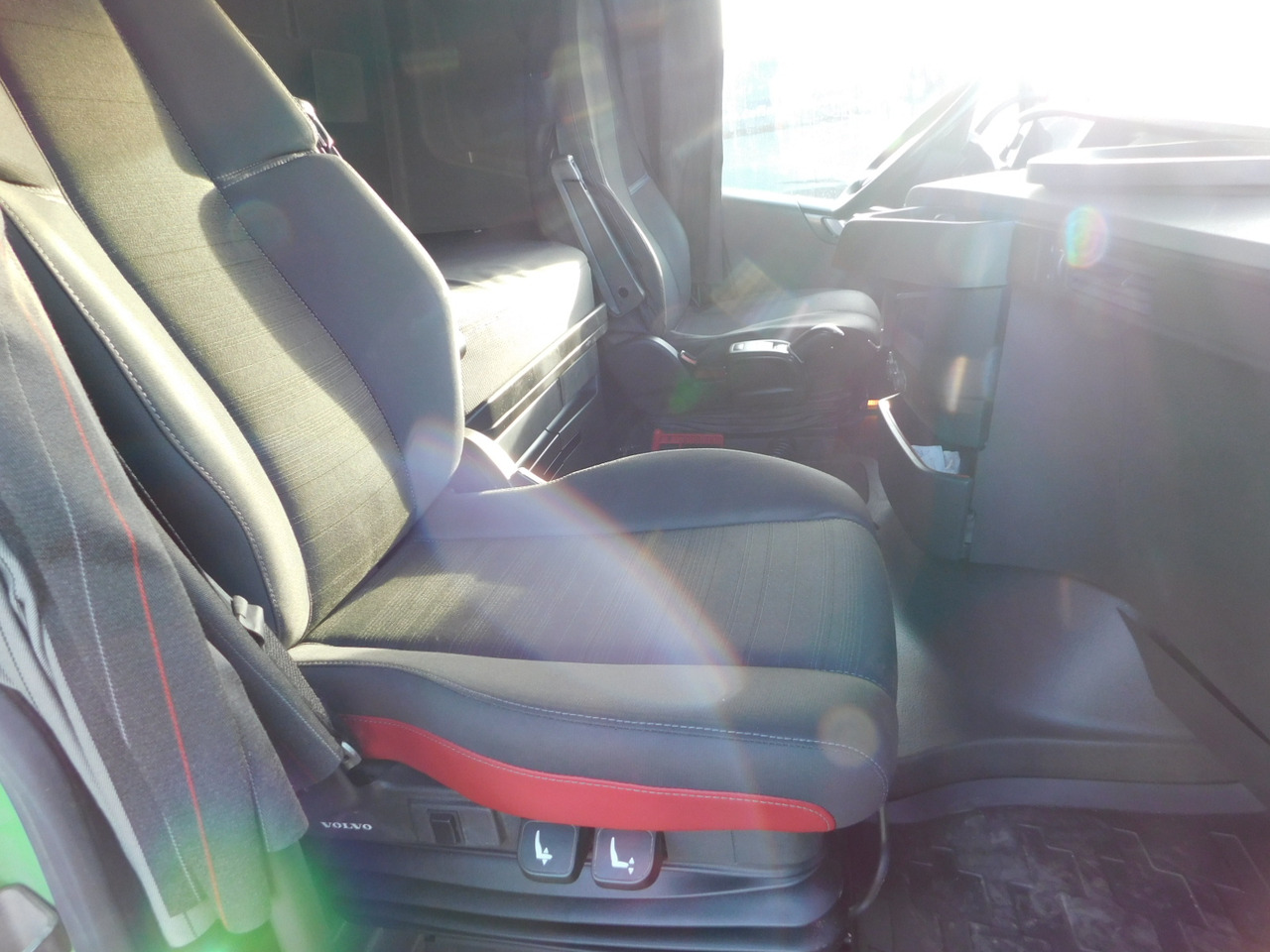 Volvo Fh - Тягач: фото 5 Volvo Fh - Тягач: фото 5