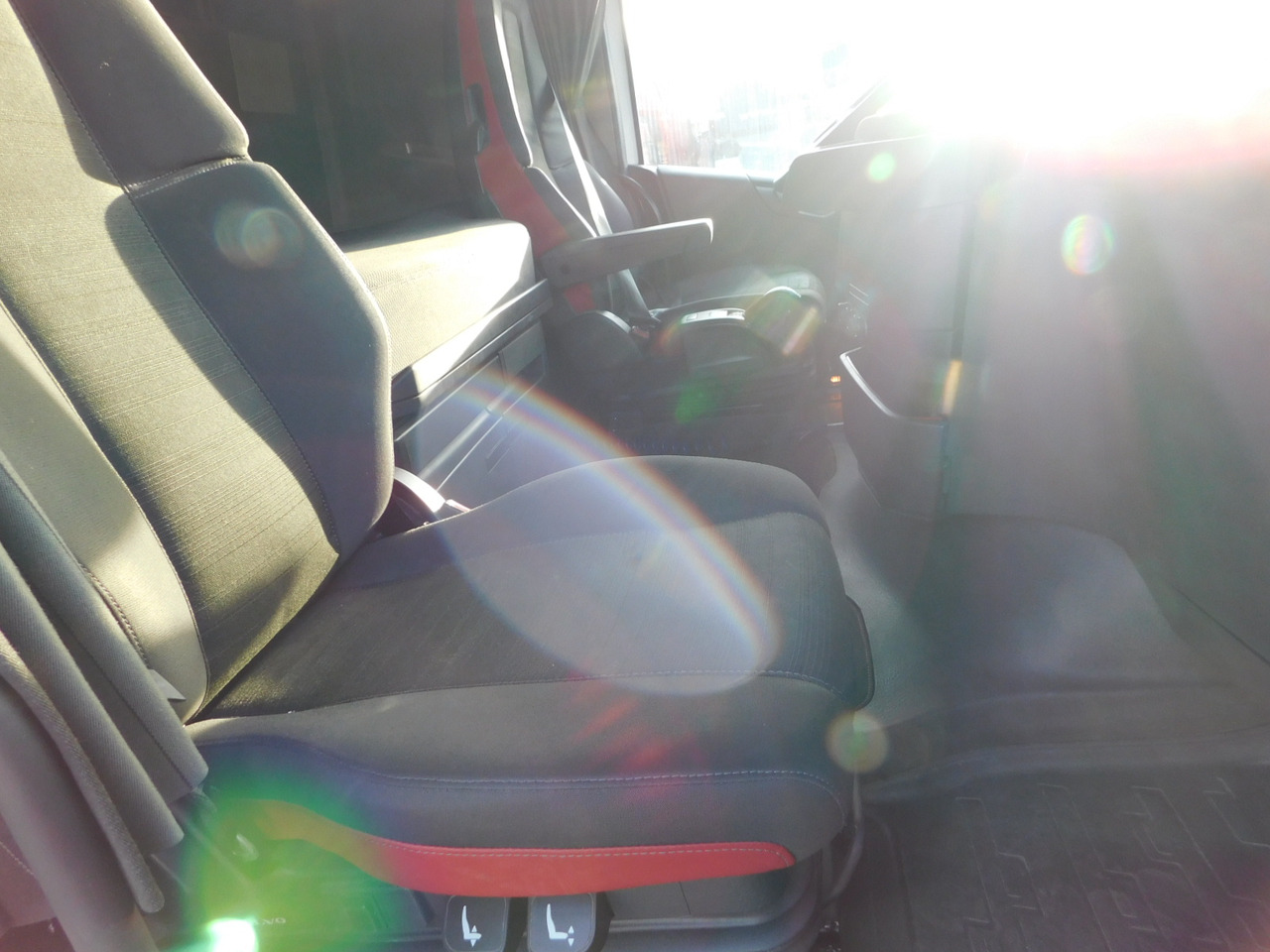 Volvo Fh - Тягач: фото 5 Volvo Fh - Тягач: фото 5