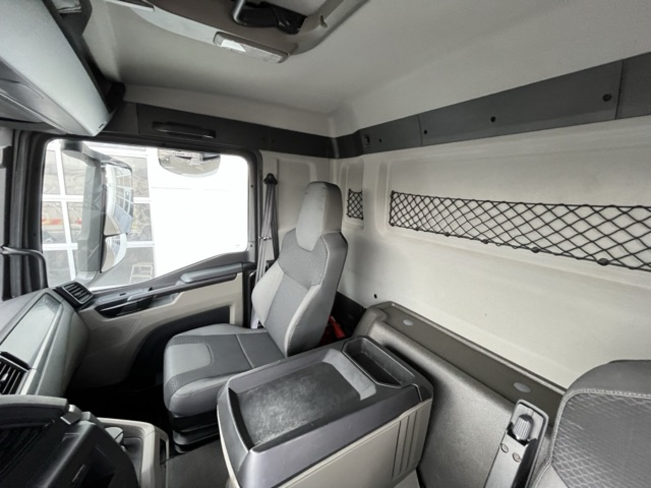 MAN TGS 26.360 6x2-4 LL Euro6 Klima AHK Luftfeder - Грузовик-шасси: фото 3 MAN TGS 26.360 6x2-4 LL Euro6 Klima AHK Luftfeder - Грузовик-шасси: фото 3