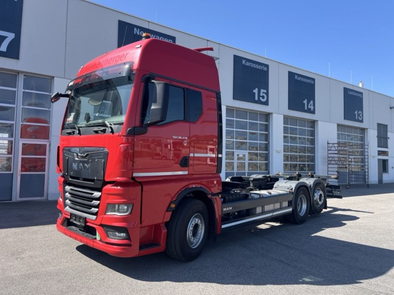 MAN TGX 26.470 6x2-4 LL - neu bereift Euro6 Intarder - Грузовик-контейнеровоз/ Сменный кузов: фото 1 MAN TGX 26.470 6x2-4 LL - neu bereift Euro6 Intarder - Грузовик-контейнеровоз/ Сменный кузов: фото 1