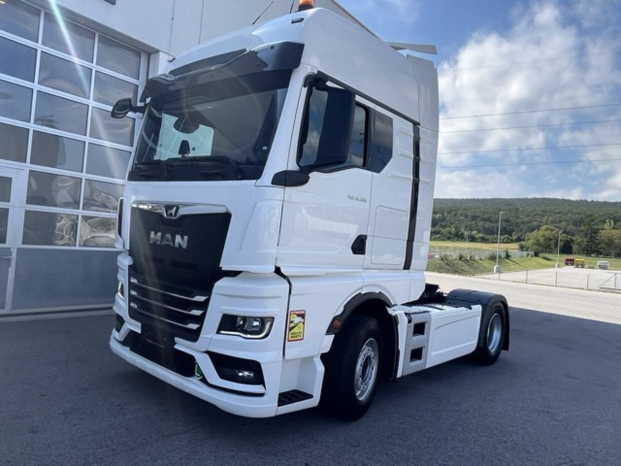 MAN TGX 18.510 4x2 BL SA Euro6 Retarder Klima ZV - Тягач: фото 1 MAN TGX 18.510 4x2 BL SA Euro6 Retarder Klima ZV - Тягач: фото 1