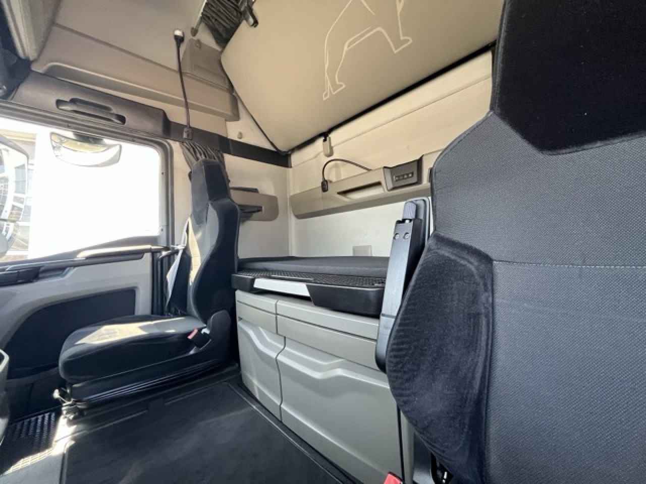 MAN TGX 18.510 4x2 LL SA Hubsattel adj. fifth wheel ZV - Тягач: фото 5 MAN TGX 18.510 4x2 LL SA Hubsattel adj. fifth wheel ZV - Тягач: фото 5