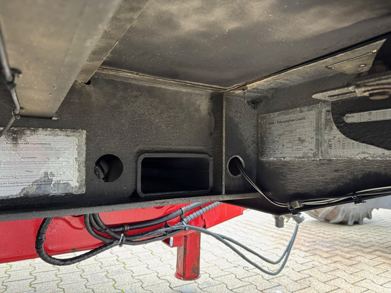 Andere ZHP 24-32 RUFA ZHP 24-32, TwistLock-Verriegelungen, Verzinkt - Прицеп бортовой/ Платформа: фото 4 Andere ZHP 24-32 RUFA ZHP 24-32, TwistLock-Verriegelungen, Verzinkt - Прицеп бортовой/ Платформа: фото 4