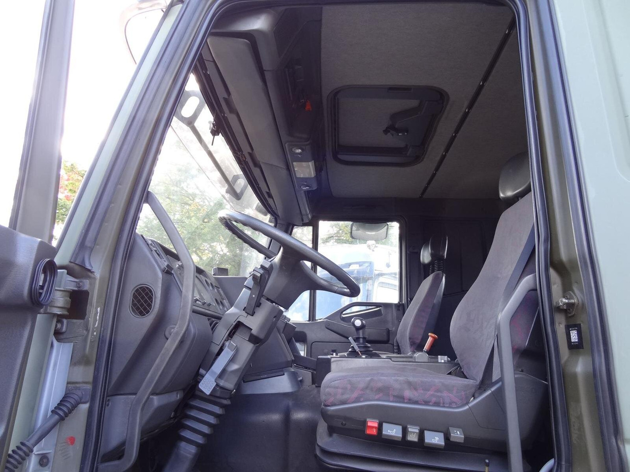 Крюковой мультилифт EuroTrakker 260E44W 6X6 EuroTrakker 260E44W 6X6, Retarder, ADR: фото 6