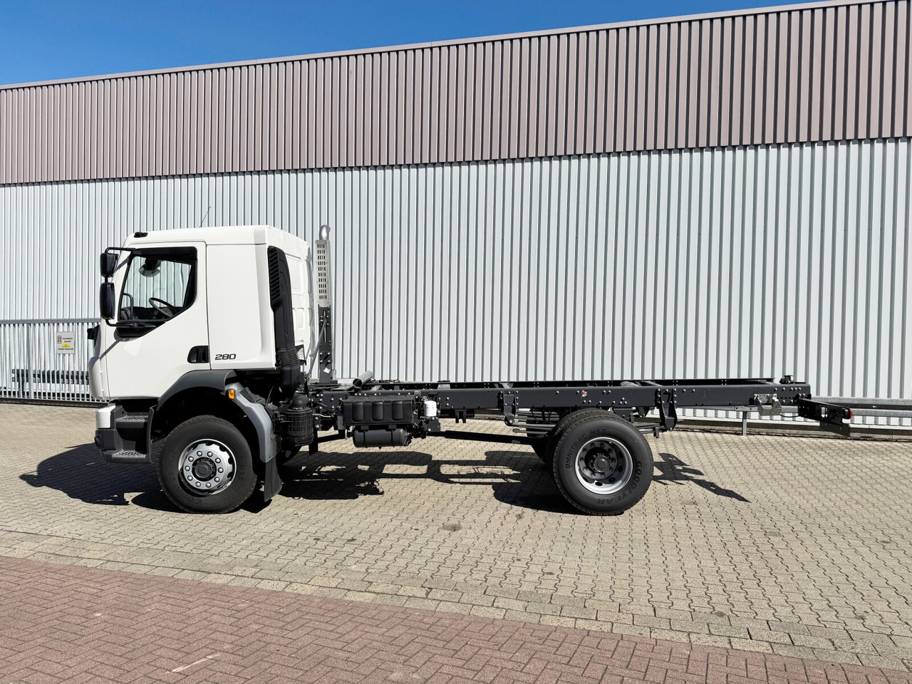 Новый Грузовик-шасси FL 280 4x4 FL 280 4x4, Nebenantrieb: фото 14