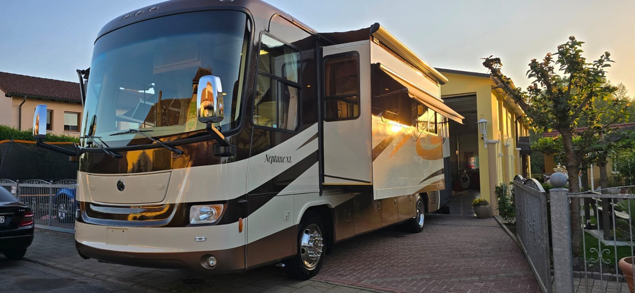 Holiday Rambler Neptune XL - Грузовик: фото 1 Holiday Rambler Neptune XL - Грузовик: фото 1