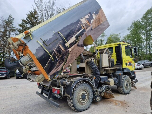 Грузовик MAN TGM 13.280 4X4 BL TGM 13.280 4X4 BL, Kehhrmaschine Nothelfer Kobit K6: фото 15