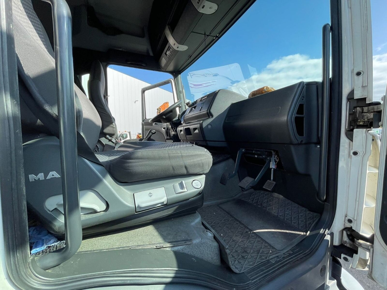 MAN TGM 18.330 4X2 LL TGM 18.330 4X2 LL, Fahrschulausstattung - Грузовик: фото 5 MAN TGM 18.330 4X2 LL TGM 18.330 4X2 LL, Fahrschulausstattung - Грузовик: фото 5