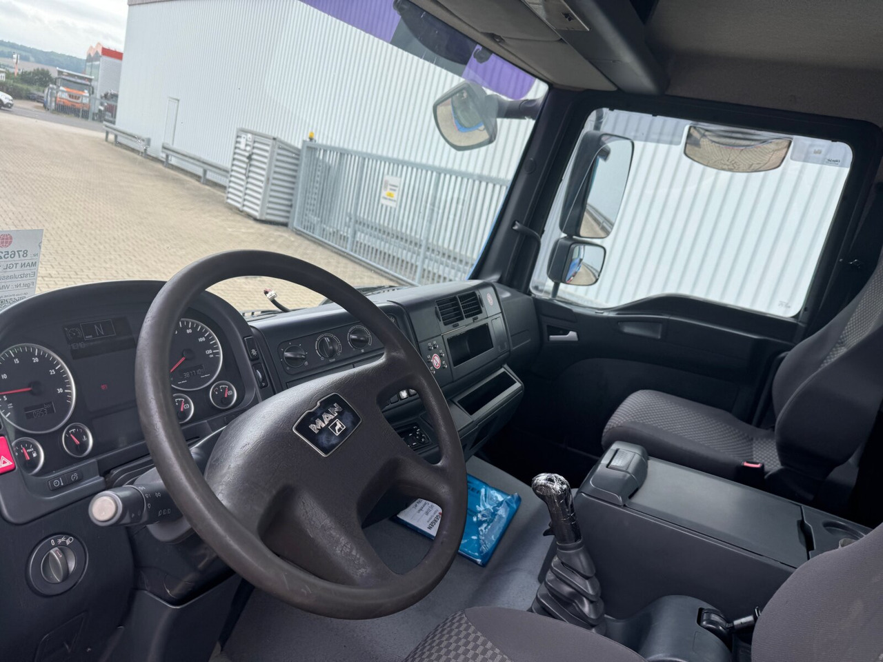 MAN TGL 12.240 4X2 BB TGL 12.240 4X2 BB, Tele-Absetzer - Портальный бункеровоз: фото 4 MAN TGL 12.240 4X2 BB TGL 12.240 4X2 BB, Tele-Absetzer - Портальный бункеровоз: фото 4