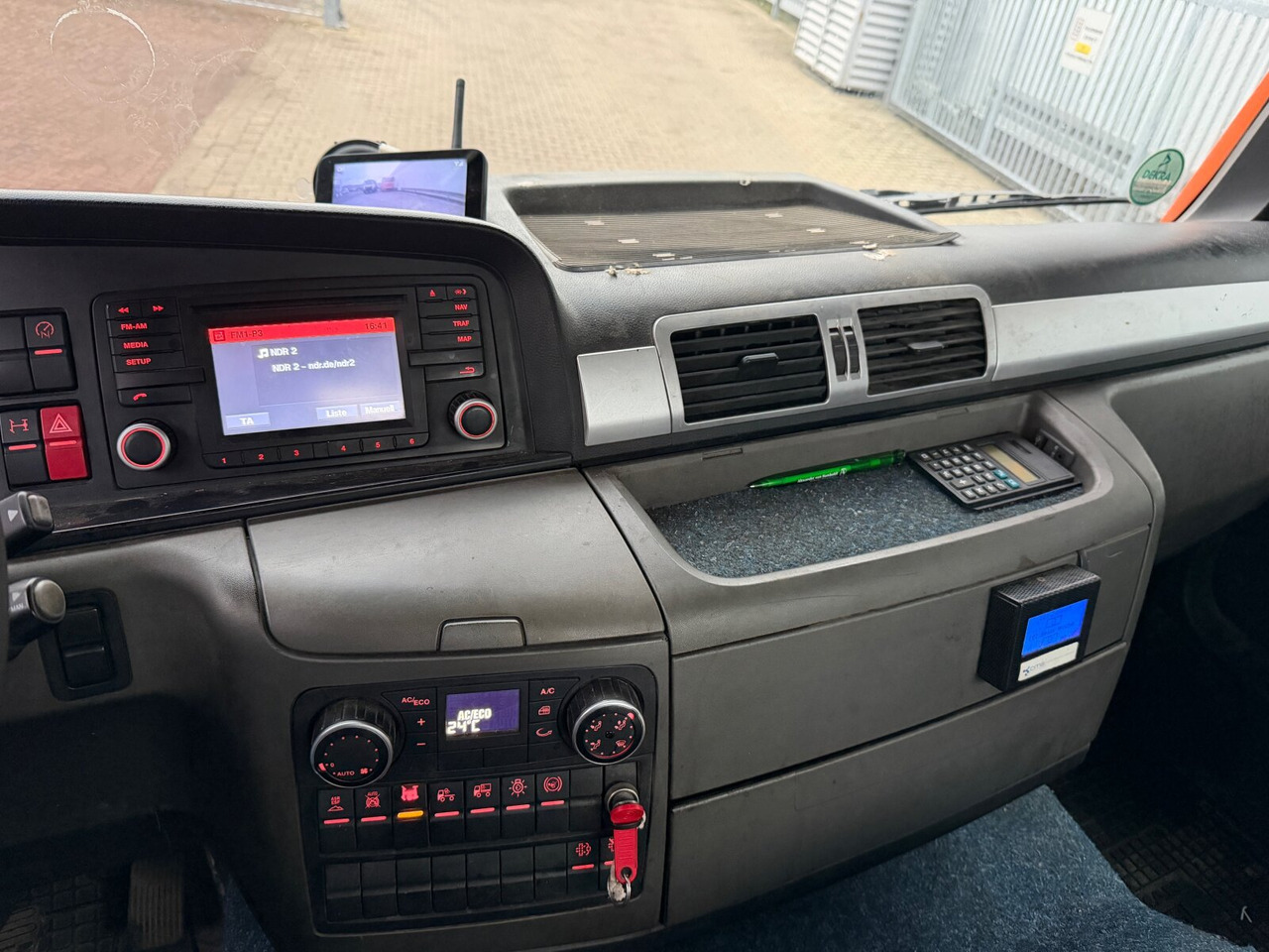 MAN TGM 18.290 4x2 BB TGM 18.290 4x2 BB, Tele-Absetzer - Портальный бункеровоз: фото 4 MAN TGM 18.290 4x2 BB TGM 18.290 4x2 BB, Tele-Absetzer - Портальный бункеровоз: фото 4