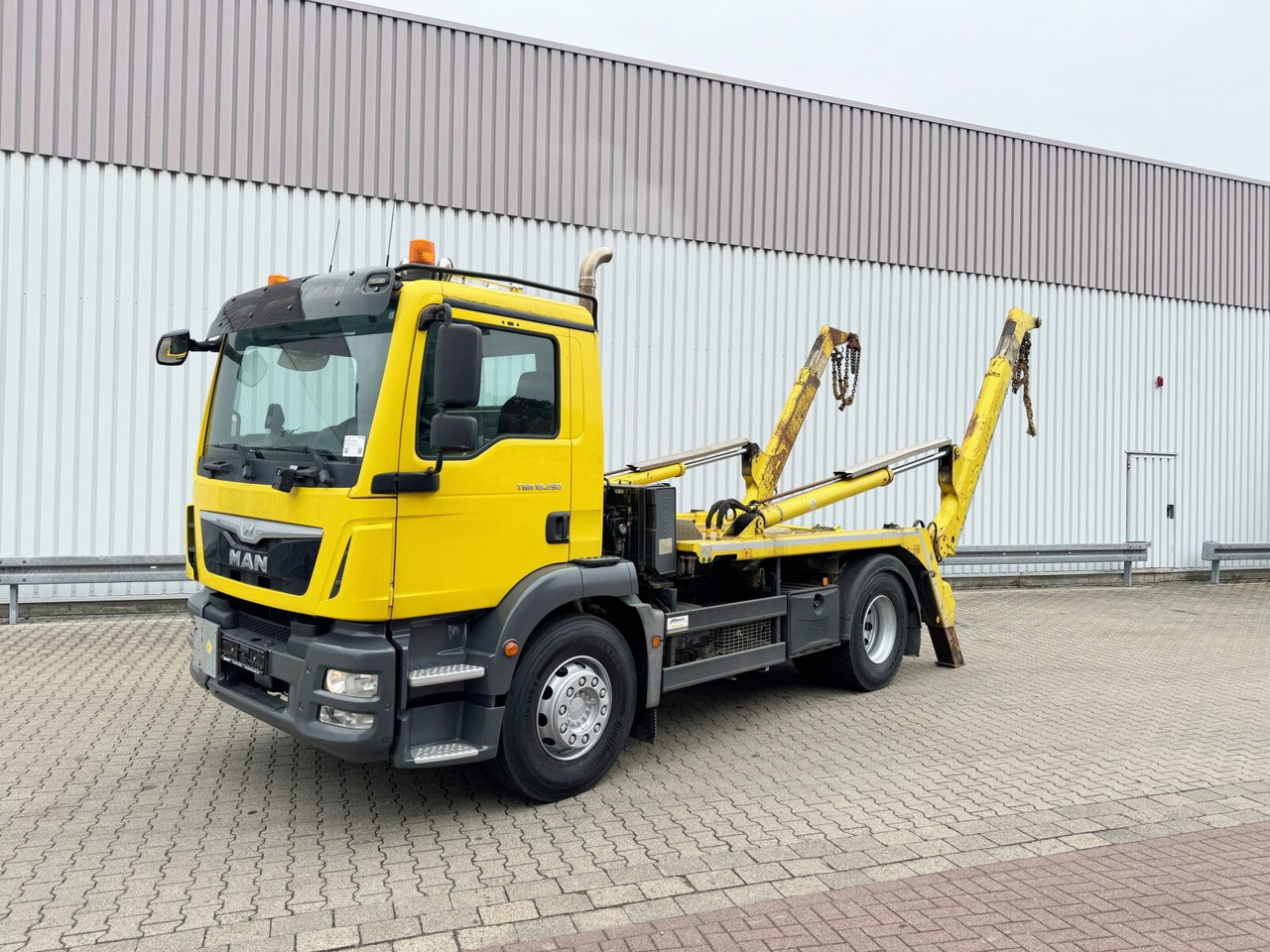 MAN TGM 18.290 4x2 BL TGM 18.290 4x2 BL, Meiller Teleabsetzkipper, Funk - Портальный бункеровоз: фото 1 MAN TGM 18.290 4x2 BL TGM 18.290 4x2 BL, Meiller Teleabsetzkipper, Funk - Портальный бункеровоз: фото 1