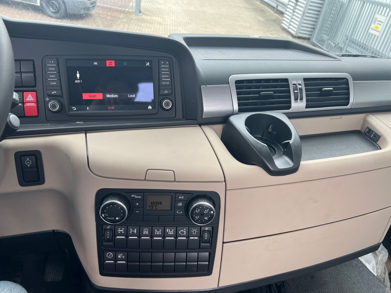 MAN TGS 33.360/440 6x4 BB TGS 33.360/440 6x4 BB, Häckslerkabine, NMV Nebenantrieb - Грузовик-шасси: фото 5 MAN TGS 33.360/440 6x4 BB TGS 33.360/440 6x4 BB, Häckslerkabine, NMV Nebenantrieb - Грузовик-шасси: фото 5