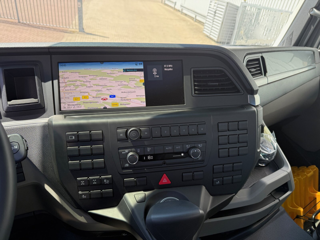 MAN TGS 35.470 8x4-4 BL TGS 35.470 8x4-4 BL, Lenk-/Liftachse, Navi, Motorabtrieb - Грузовик-шасси: фото 3 MAN TGS 35.470 8x4-4 BL TGS 35.470 8x4-4 BL, Lenk-/Liftachse, Navi, Motorabtrieb - Грузовик-шасси: фото 3