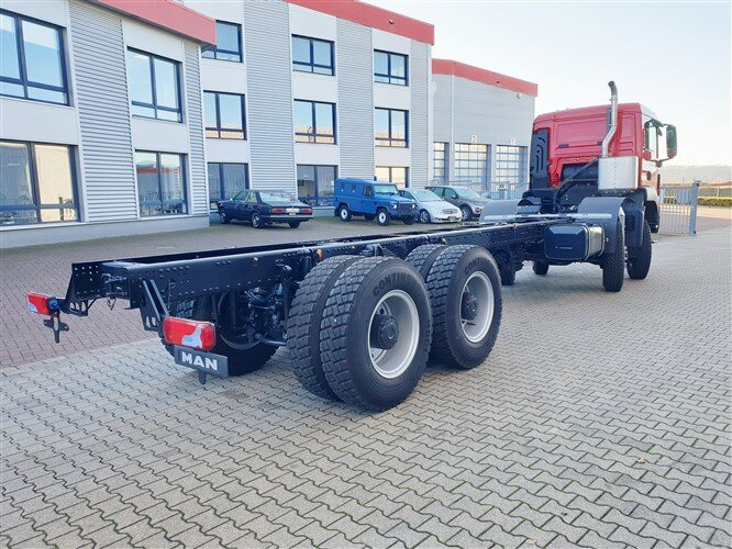Новый Грузовик-цистерна MAN TGS 41.480 8X6 BB TGS 41.480 8X6 BB, ca. 25.000l mit Separatpumpe: фото 11