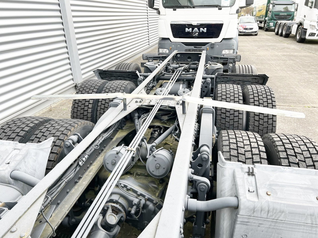 MAN TGS 50.480BB 10x4 Retarder TGS 50.480BB 10x4 Retarder, 3-f.NA - Грузовик-шасси: фото 3 MAN TGS 50.480BB 10x4 Retarder TGS 50.480BB 10x4 Retarder, 3-f.NA - Грузовик-шасси: фото 3