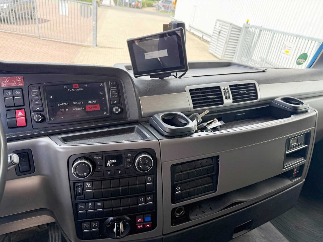 MAN TGX 26.580 6x2-4 BL TGX 26.580 6x2-4 BL, Intarder, Lenk-/Liftachse, Funk - Крюковой мультилифт: фото 5 MAN TGX 26.580 6x2-4 BL TGX 26.580 6x2-4 BL, Intarder, Lenk-/Liftachse, Funk - Крюковой мультилифт: фото 5