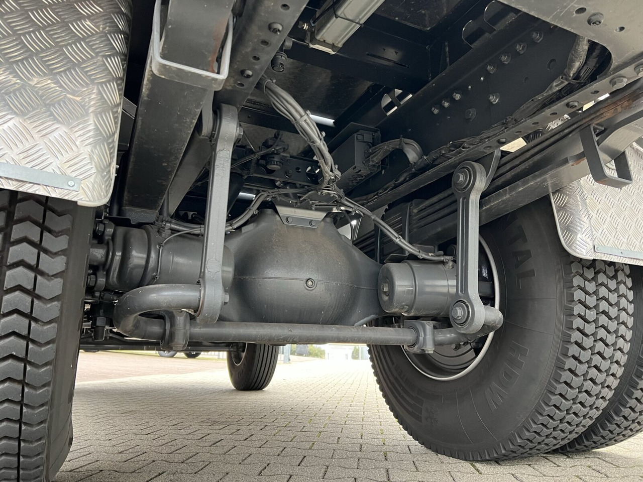 Новый Грузовик-шасси Mercedes-Benz Actros 2141 K 4x2 Actros 2141 K 4x2: фото 12