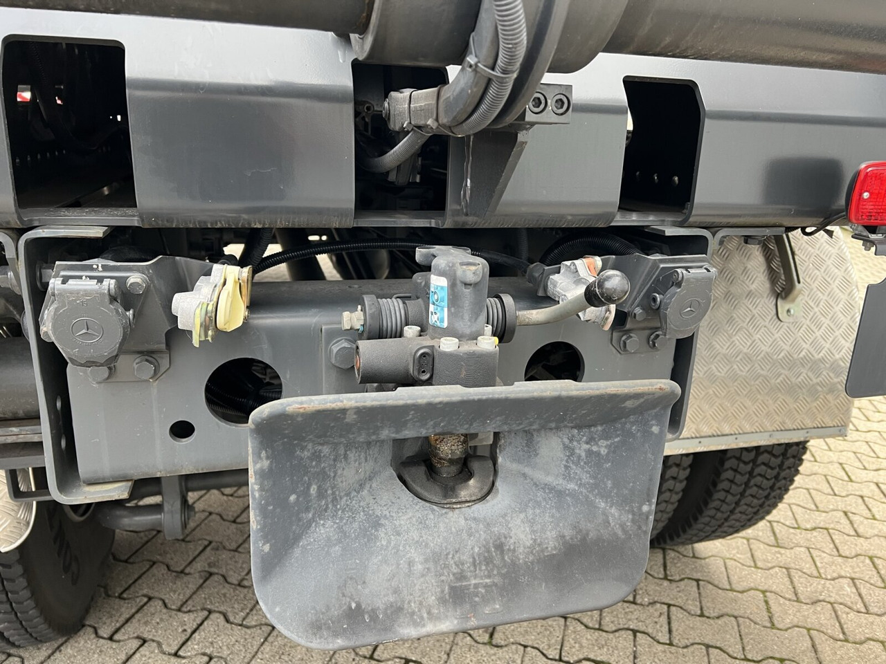 Новый Грузовик-шасси Mercedes-Benz Actros 2141 K 4x2 Actros 2141 K 4x2: фото 10